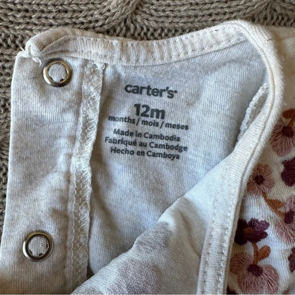 EUC Carter’s Baby Girl Long Sleeve Jumpsuit, Ivory Floral, 12 Months